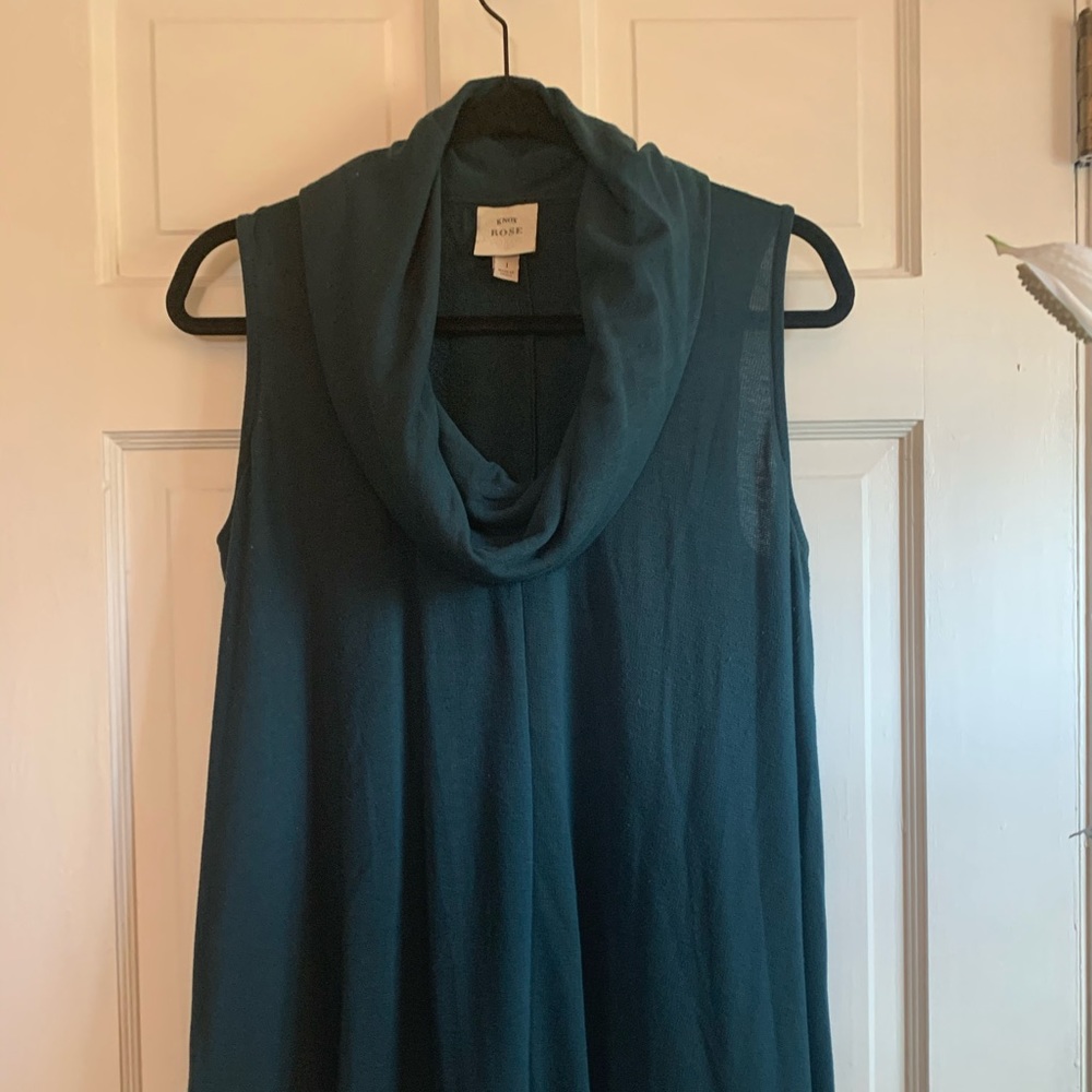 Sleeveless tunic with cowl neck in teal